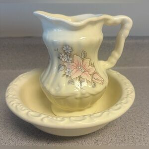 Floral Cream Bathroom Decor Set